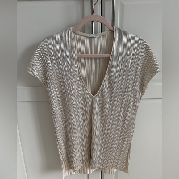Zara Tops - Zara Silver Pleated Top